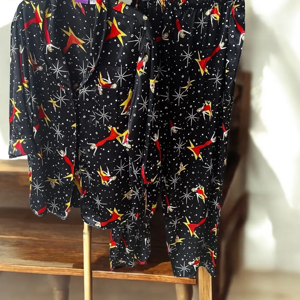 Vintage Suzanne Somers
Loungewear Black Satin Star Dancer
Pajama Set Size Small - Image 11