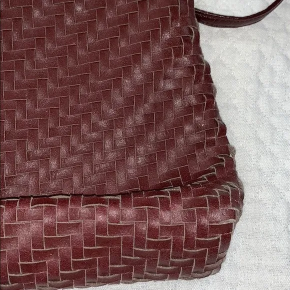 Vintage REVA Woven Faux Leather Crossbody Purse Bag | Burgundy Maroon Fold Over Brown - Image 5