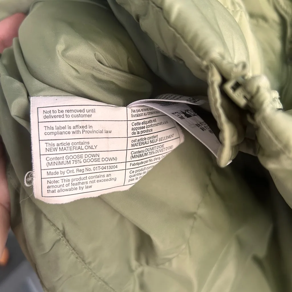 Eddie Bauer Women’s quilted Premium Goose Down sage green puffer vest large - Image 11