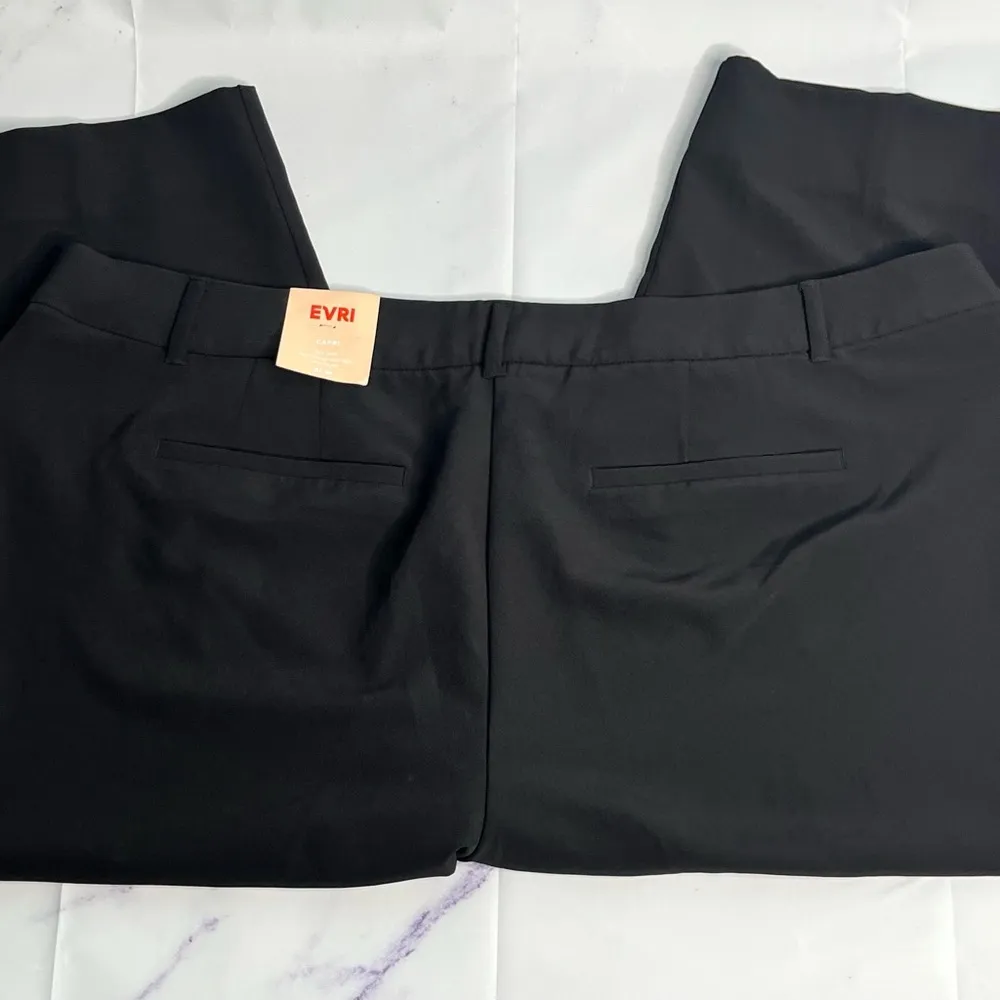 EVRI capri mid rise mid calf black dress pants new size 24W - Image 7