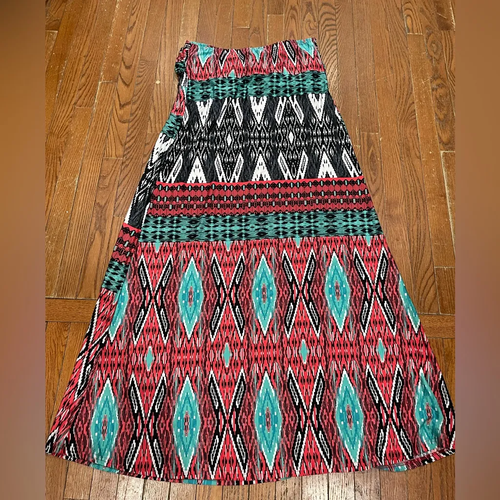 Rouge Helium  Coral and Teal Patterned Garment - Image 2