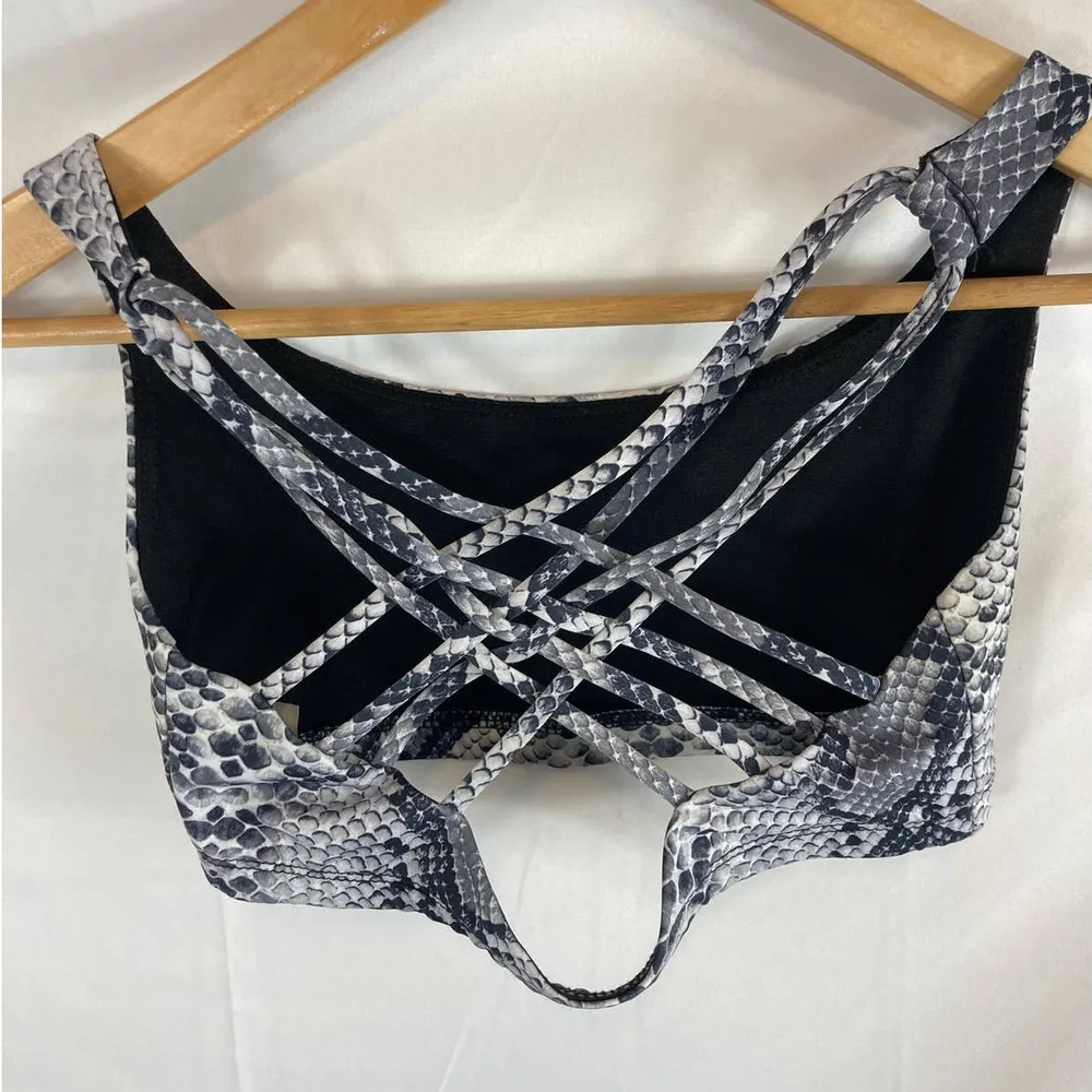 NWOT ONZIE YOGA #354 WHITE COBRA CHIC BRA SZ S/M - Image 4