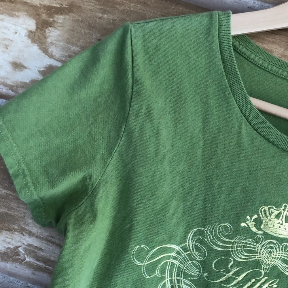 TOMMY Hilfiger scoop neck cap sleeve graphic tee size medium - Image 4