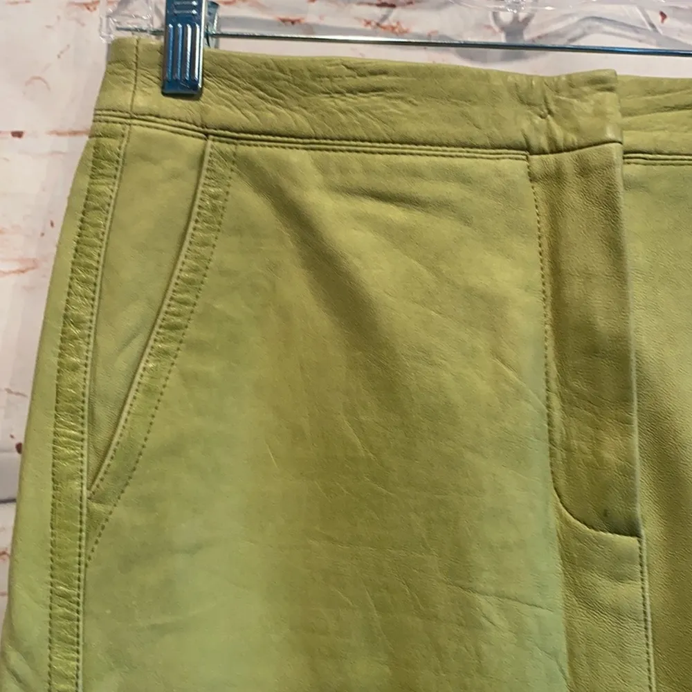 MaxMara  lime green leather pencil skirt 4 silk lining Max Mara pockets straight - Image 2