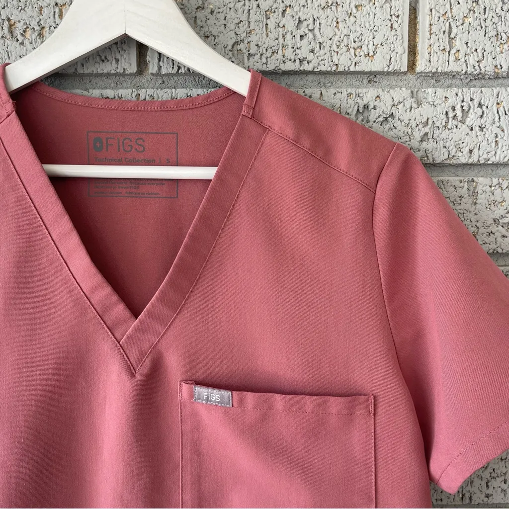 FIGS  Catarina One Pocket Scrub Top Mauve Size Small - Image 4