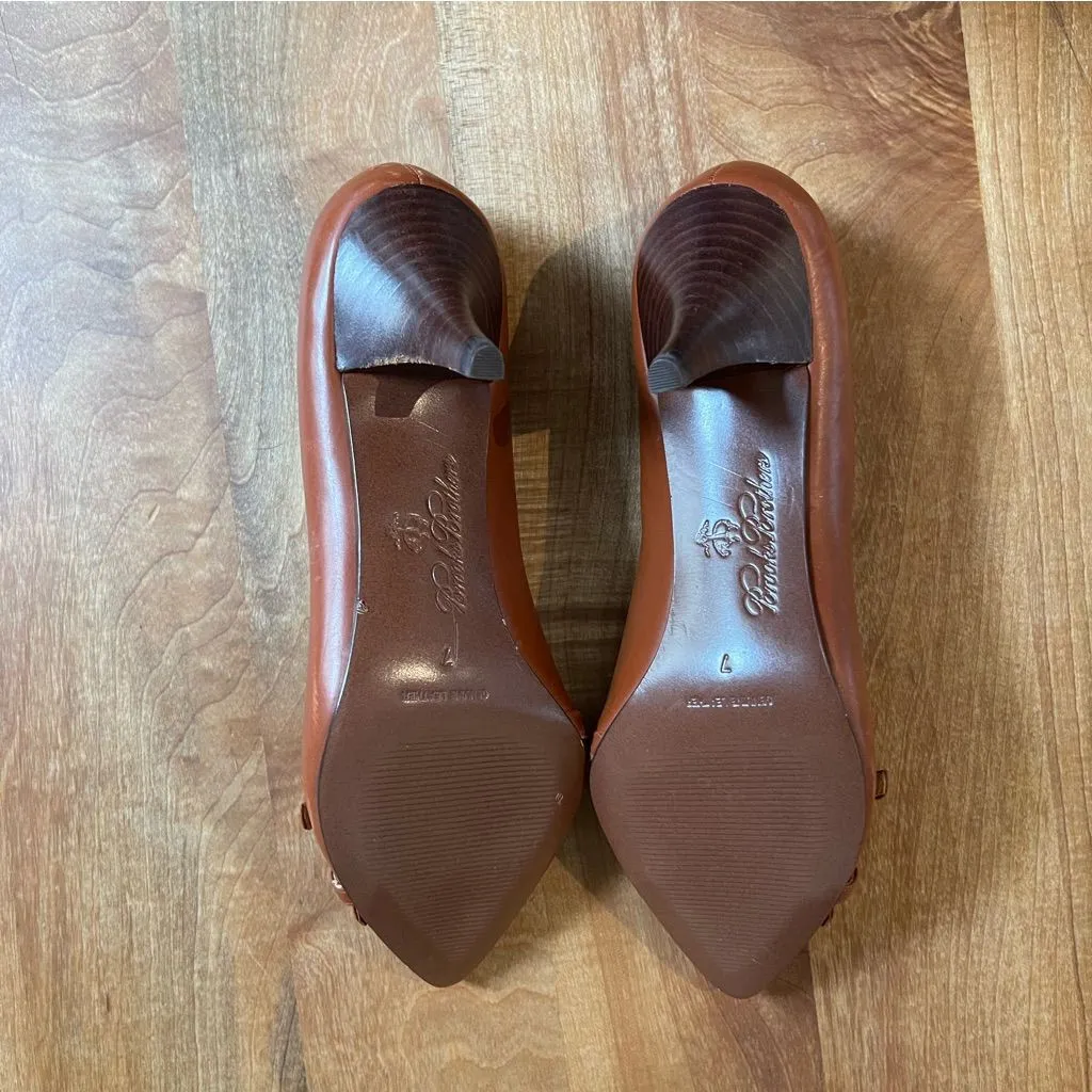 NWOB Brooks Brothers Brown Leather Kitten Heel Pumps Buckle Pointed Slip On 7 - Image 5