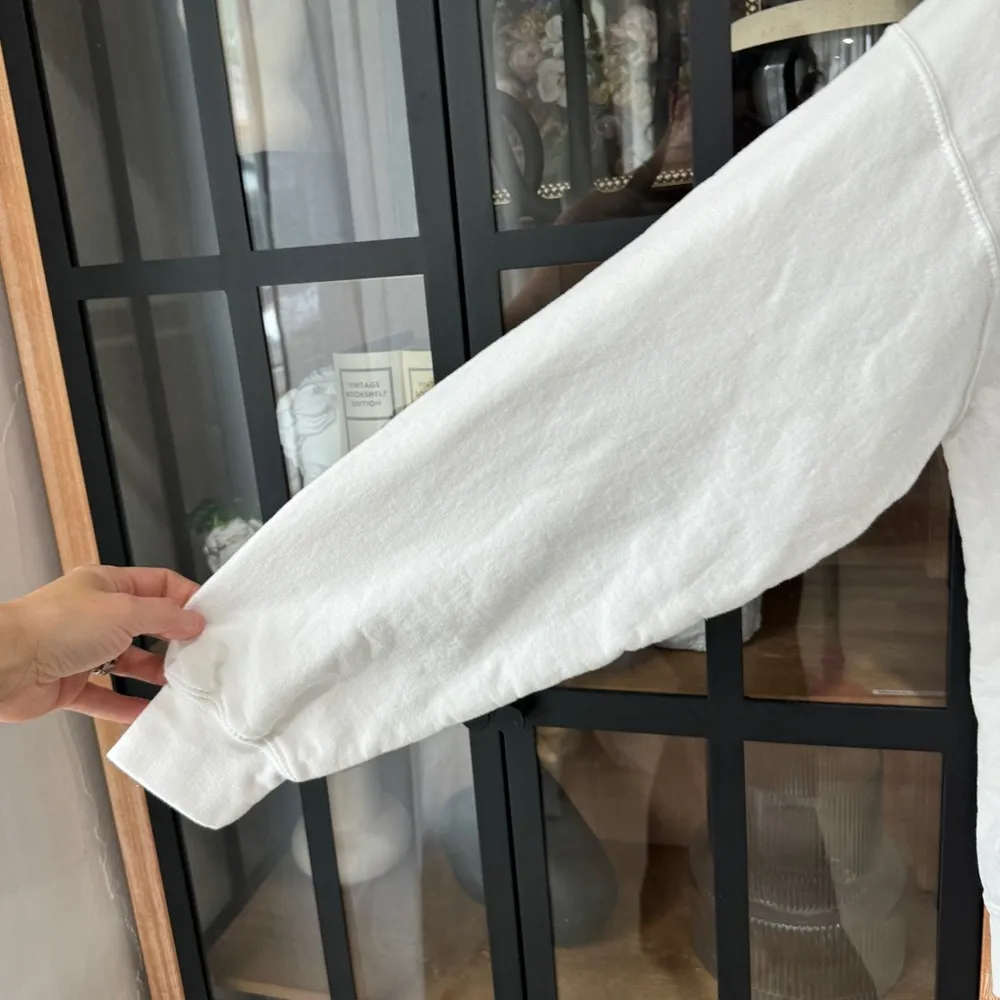 Bad Bunny heart embroidered crewneck sweatshirt pullover un verano sin ti tour Red Size L - Image 4