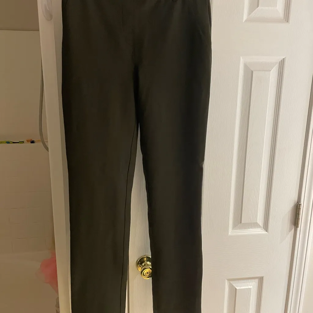 Quince Olive Green Ultra Stretch Ponte Straight Leg Women's Pants size medium - Image 7