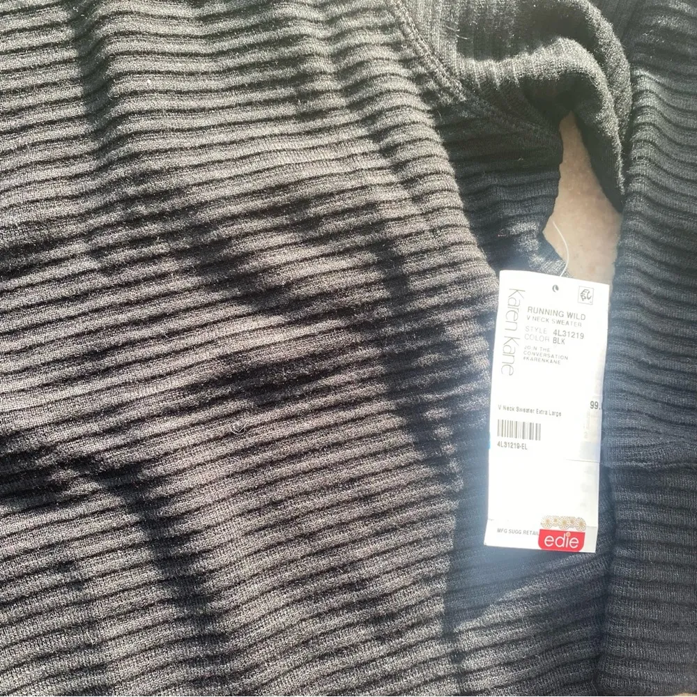 NWT   textured sweater - Image 2