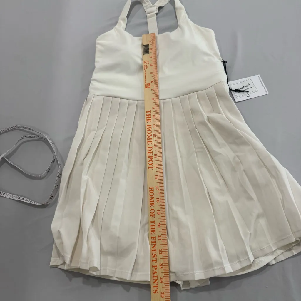 White Baseline tennis dress with pleated tennis shorts Medium NWT - Image 8