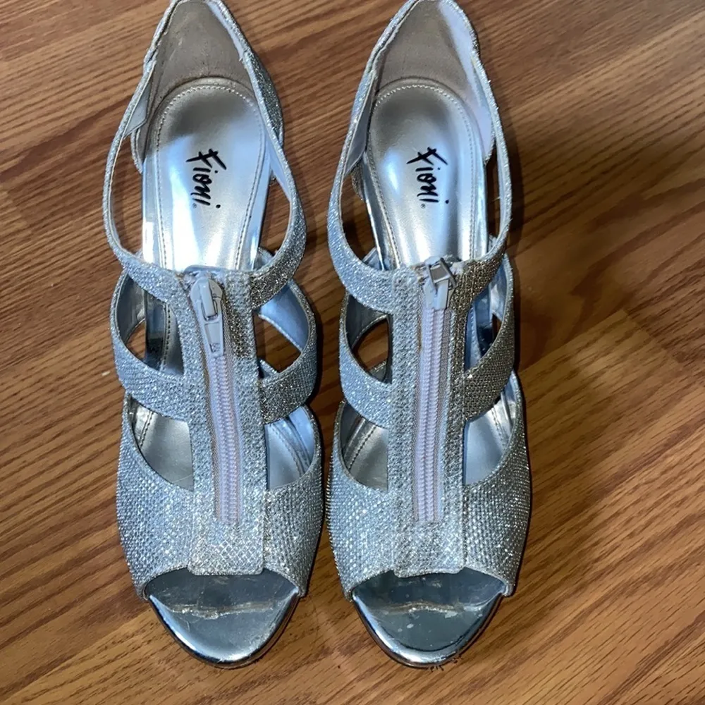 Fioni formal dress shoes size 7 with 3 1/2 inch heel​​​ - Image 4