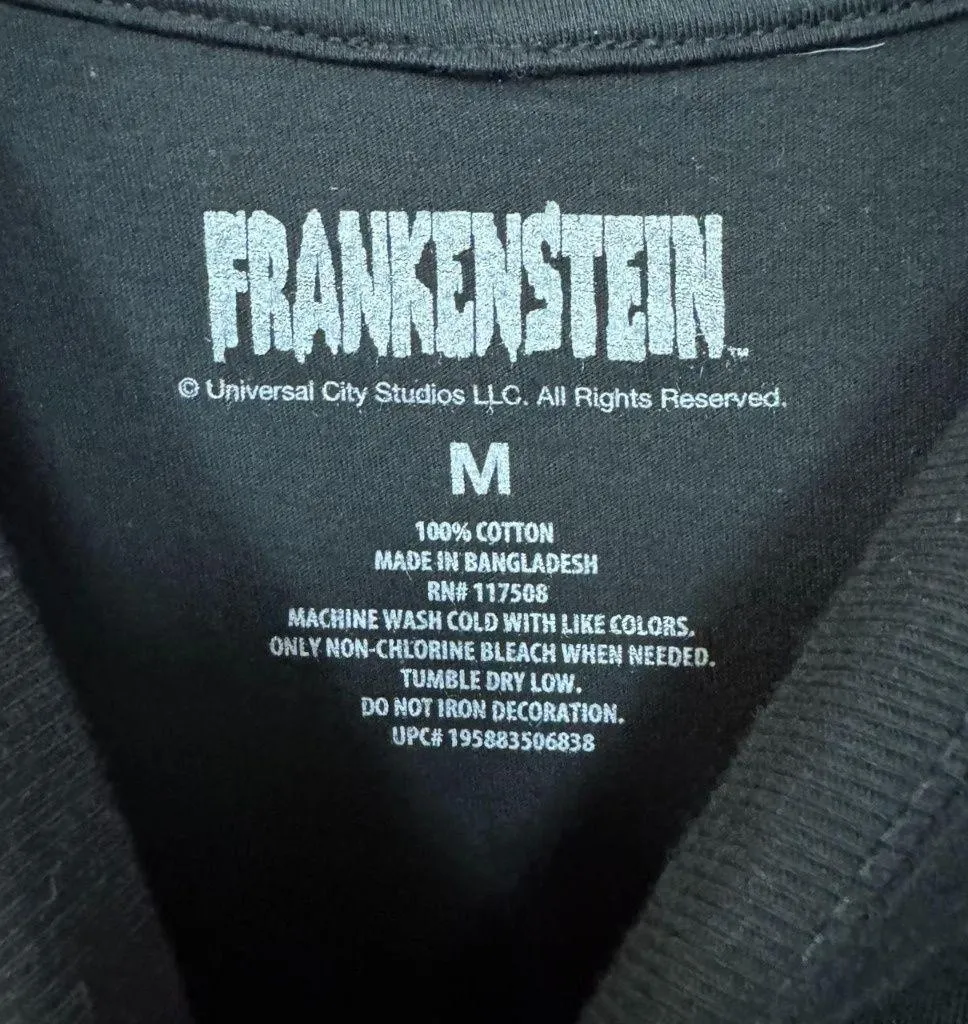 Frankenstein Its Alive Universal Monster Horror Movie Tee M  - Image 4