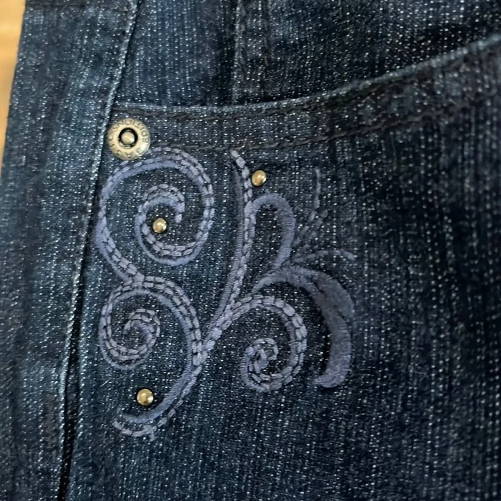 Womens 26W Basic Shorts Stretch Flexible Dark Rinsed Denim Size 26 plus - Image 2