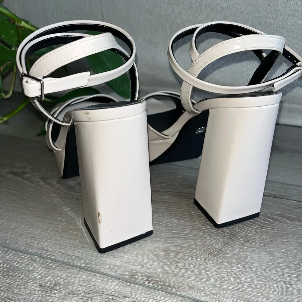 Platform patent leather sandals - Image 5