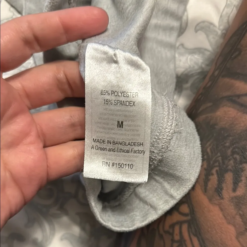 Peloton Gray Racerback Sports Bra for Active Comfort - Image 3