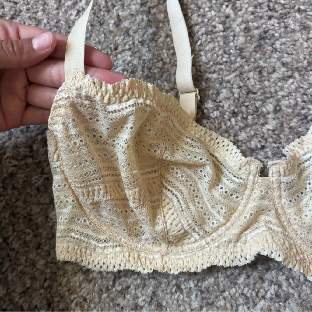 Cotton Lace Underwire Bra in Cream - Image 3