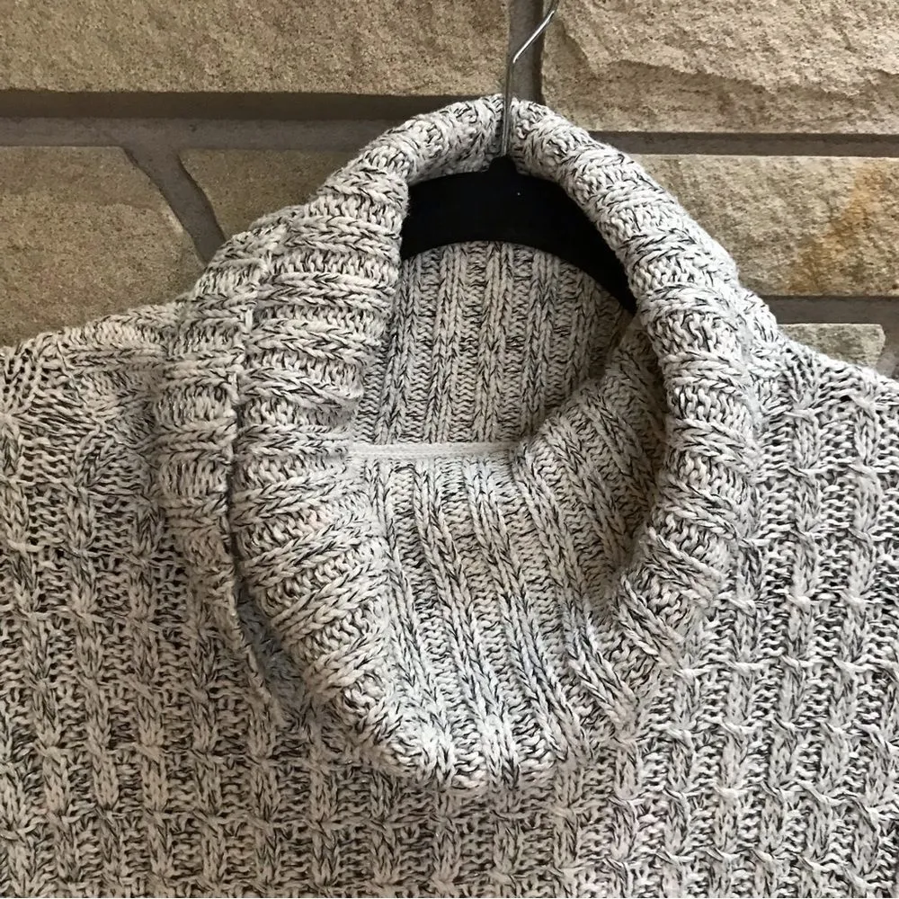 Free People Marled Ivory Combo Twisted Cable Cropped TNeck Sweater OB465415 L - Image 11