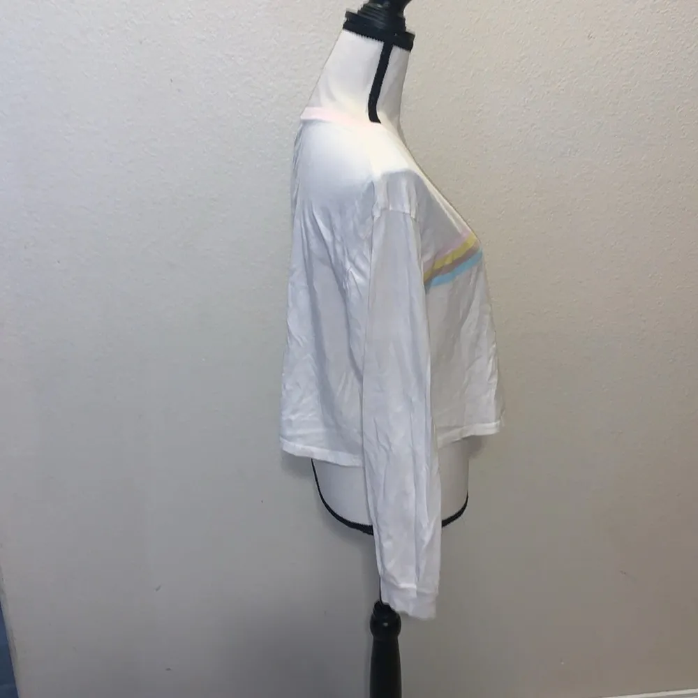 Friends Central Perk white Embroidered long sleeve cropped top Size undefined - Image 6