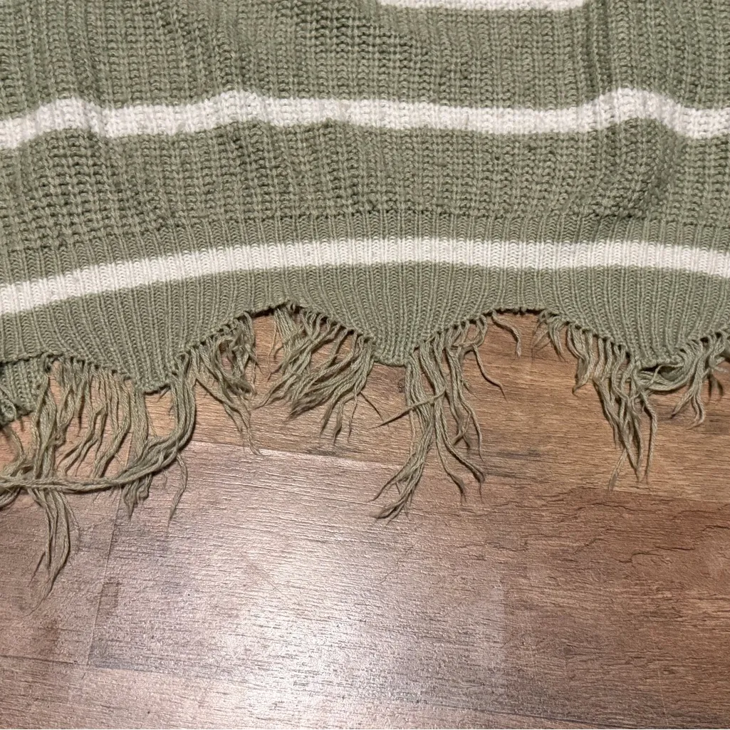 Polly & Esther Olive and Cream Striped fringed oversized cropped Sweater szsmall - Image 5