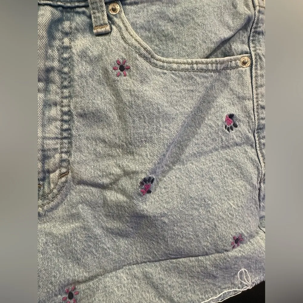 EUC Lucky Brand Bohemian Lucky Pins Jean Short floral Embroidery - Image 6