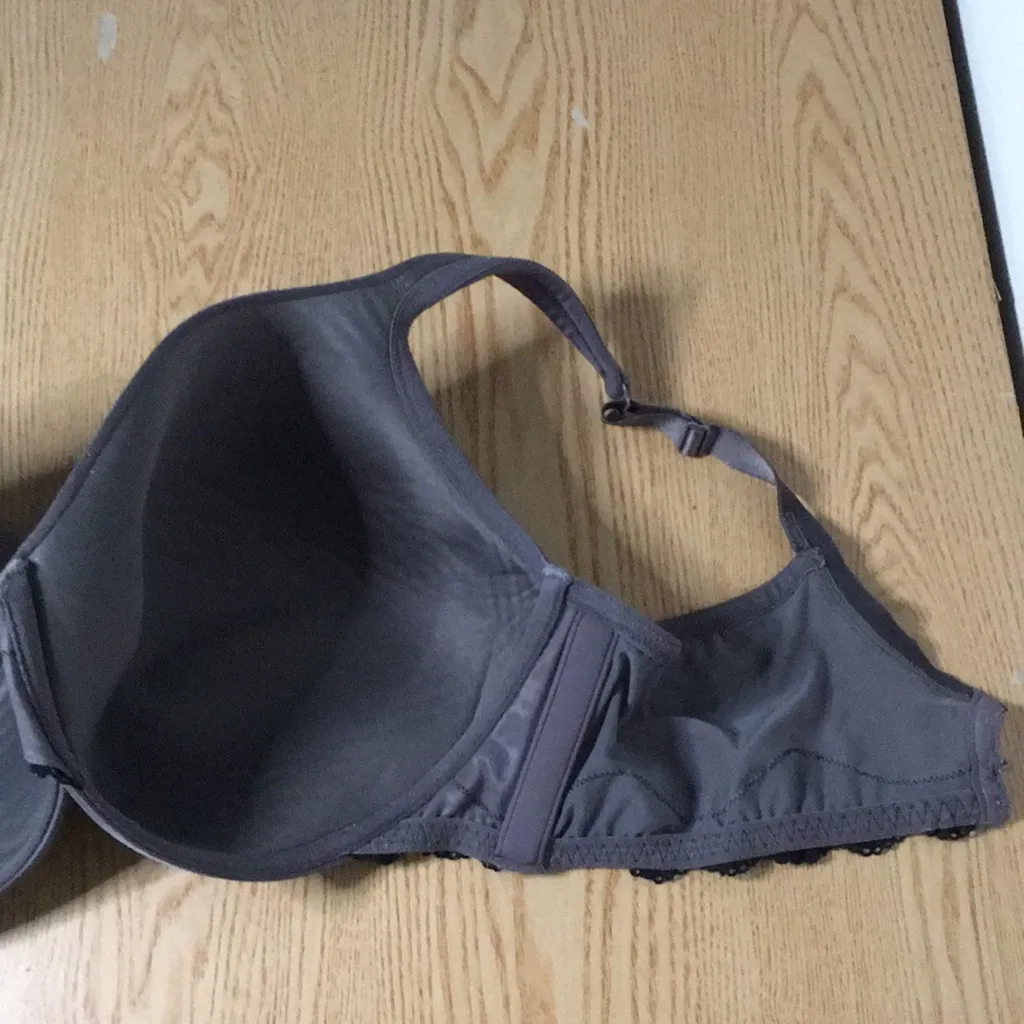 B17 Cacique Satiny Underwired Bra Thick Adjustable Straps Gray Size 46DDD w/Flaw - Image 5