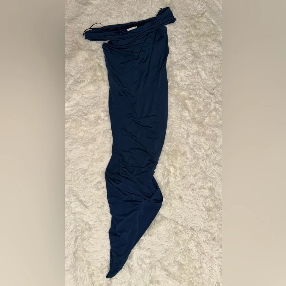 NWOT Katie May Alana Asymmetric Off the Shoulder ruched midi Dress sz XL - Image 3