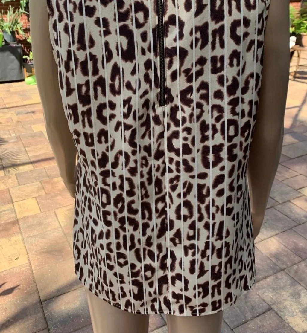 Ginger Leopard Print Sleeveless Cut Outs at Neckline Size Medium - Image 3