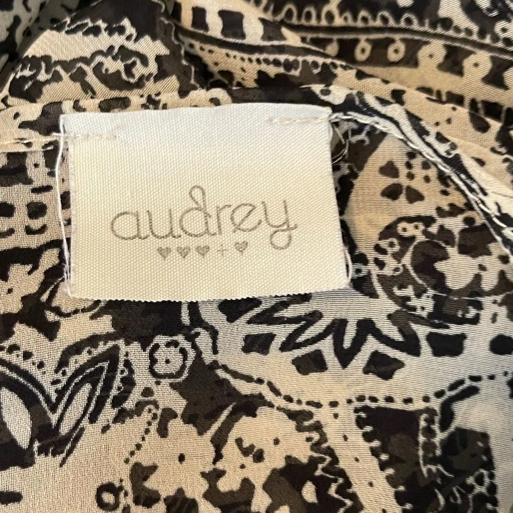 Audrey 3+1 Wrap Cover-Up‎ - Image 8