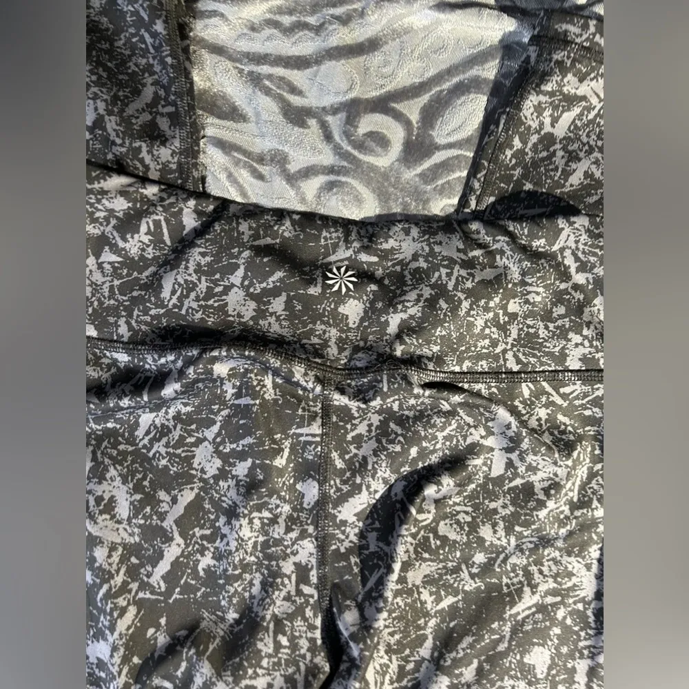 ATHLETA Gray & Back Gym Bottoms Small - Image 2