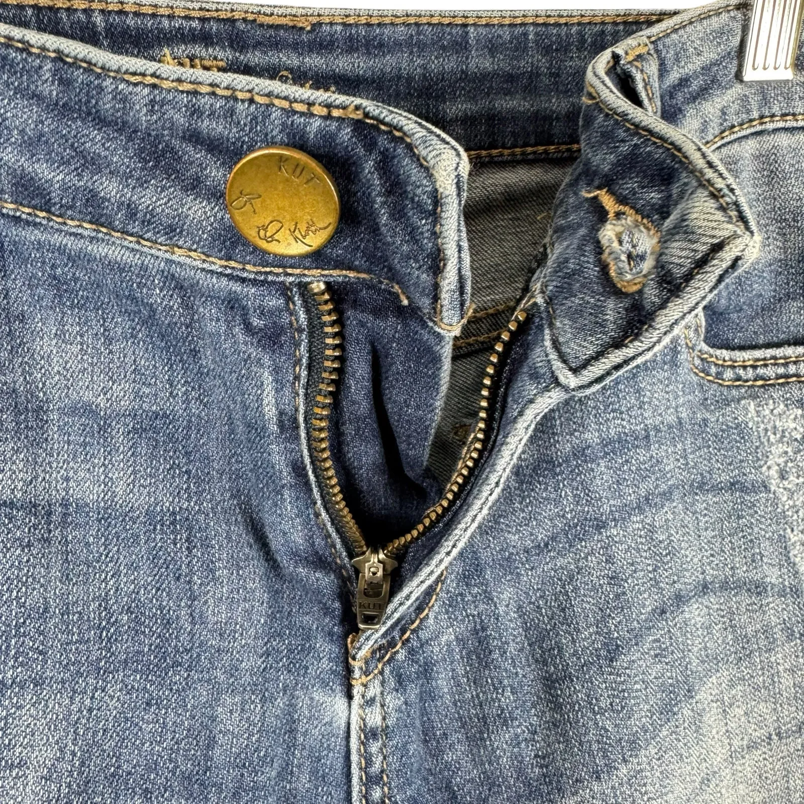 Kut From The Kloth Cotton Medium Wash Mid Rise Bermuda Jean Shorts Size‎ 4 - Image 3