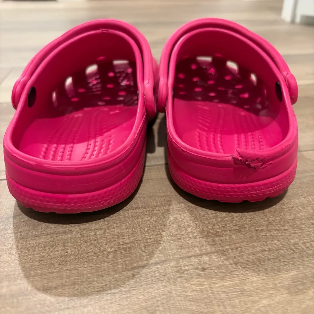 Crocs‎ Classic Clogs Unisex hot pink Women’s 6 - Image 3