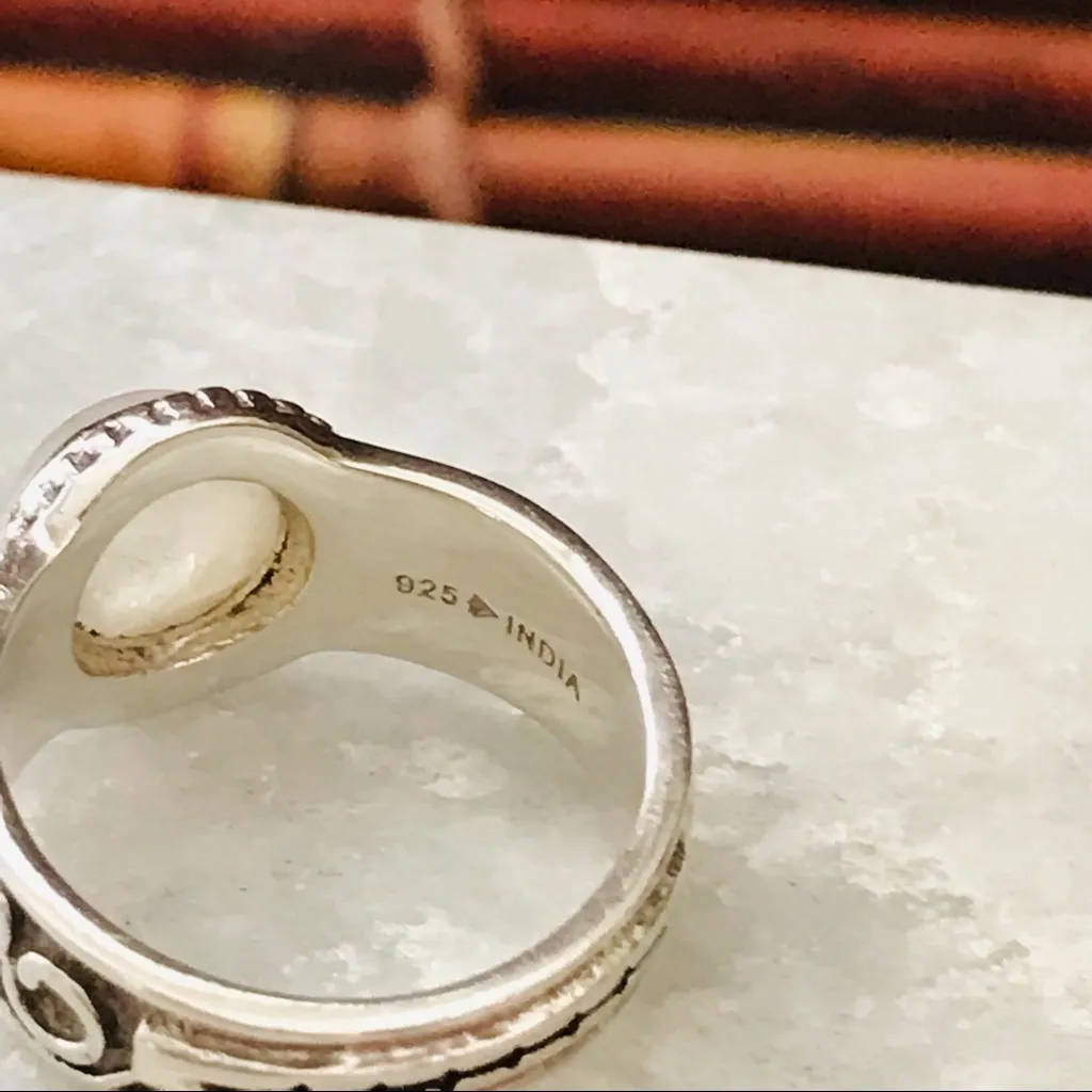 Silpada Sterling Silver & Moonstone Ring Size 6 - Image 6