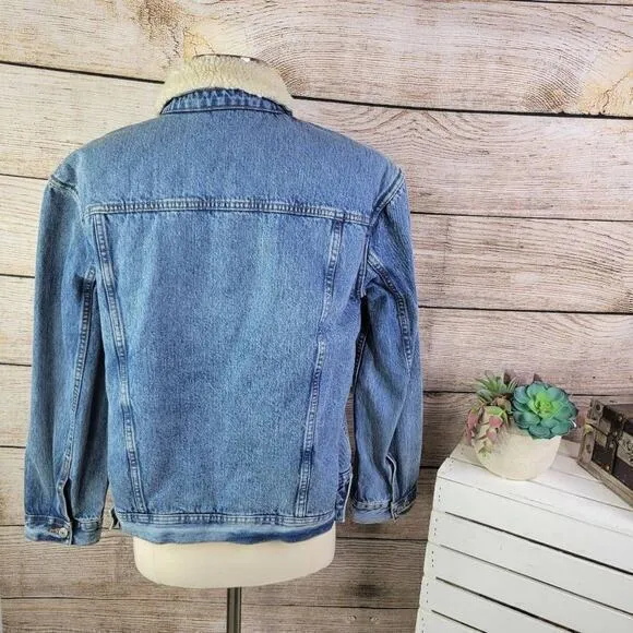 Old Navy‎ Women's Blue Sherpa Lined Collar Button-up Denim Jacket Size Medium - Image 5