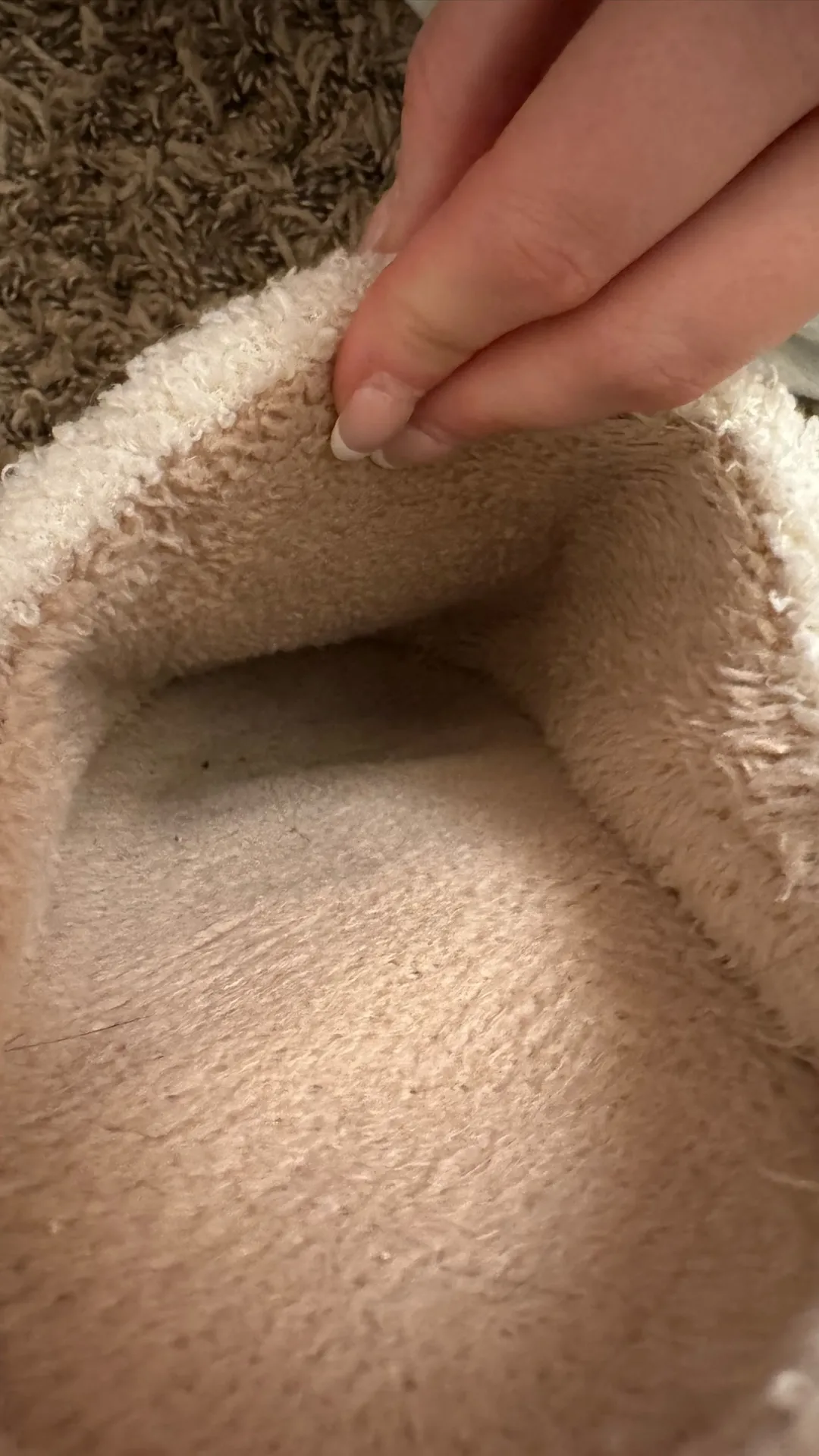 Smiley face slippers Tan Size 8.5 - Image 4