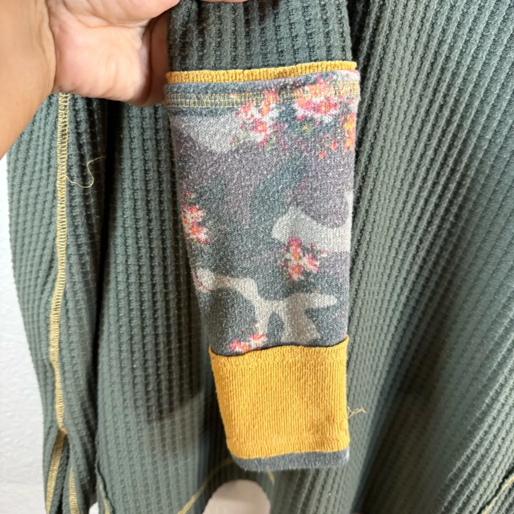 We the free Olive Green oversized Sweater SZ:XS - Image 6