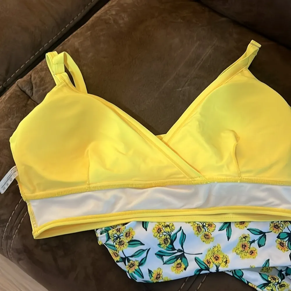 Zaful Yellow and Floral Bikini Set - Image 4