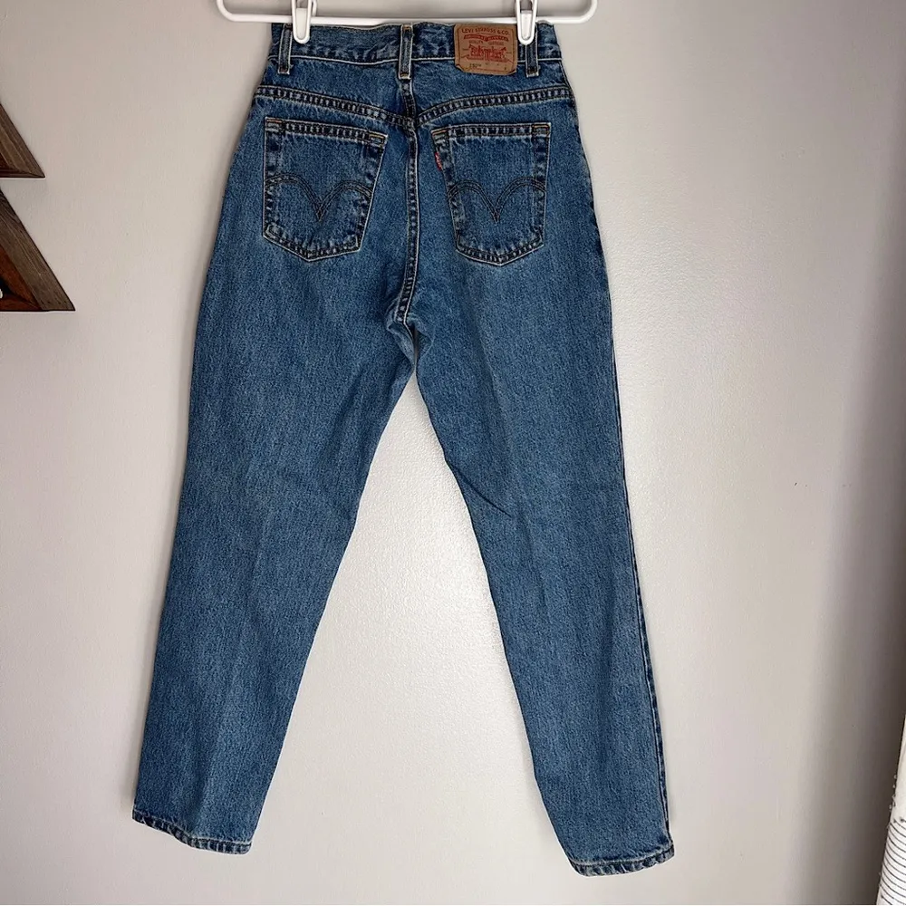 Vintage Levi's 550 Relaxed (4) - Image 5