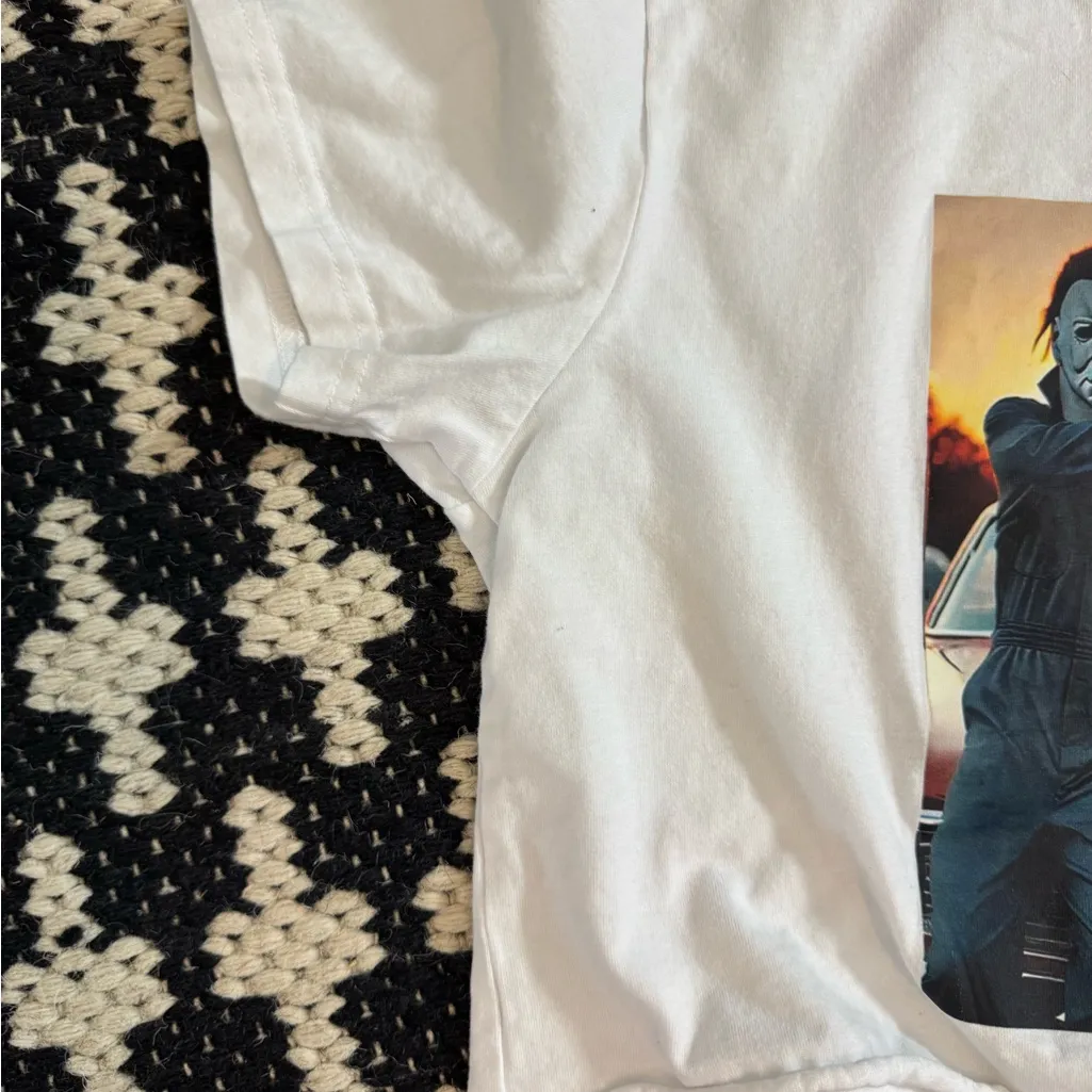 White Graphic Crop Top with Villain Print raw hem woman’s sz M Size M - Image 5