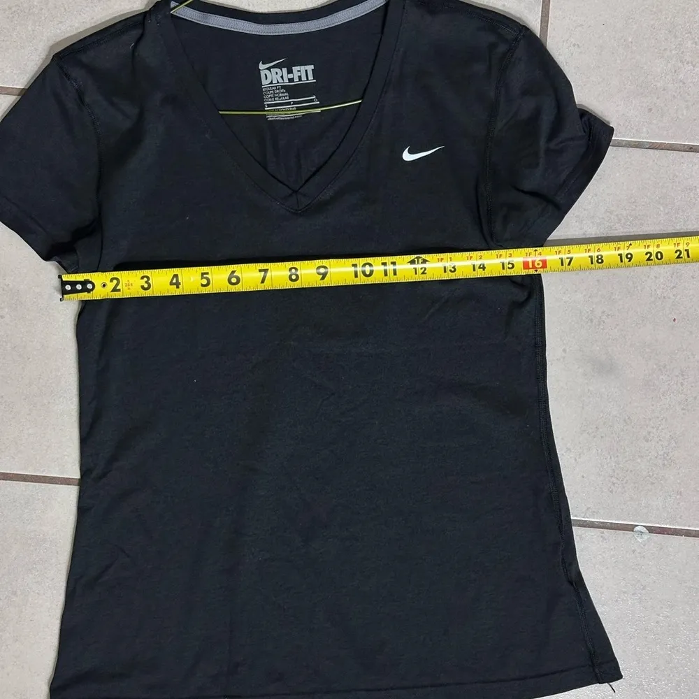 Nike Dri-Fit Women Athletic Black Regular Fit v-neck shirt size S - Image 6
