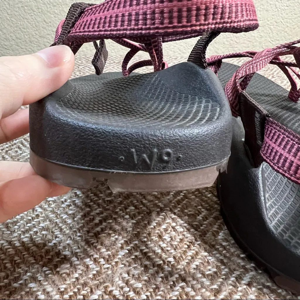 Chaco Z2 Classic Women's 9 Sandals Maroon Pink Hiking Comfort Support Gorpcore - Image 5