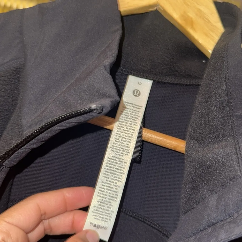 Lululemon Black Fleece-Lined Running Vest - Image 8