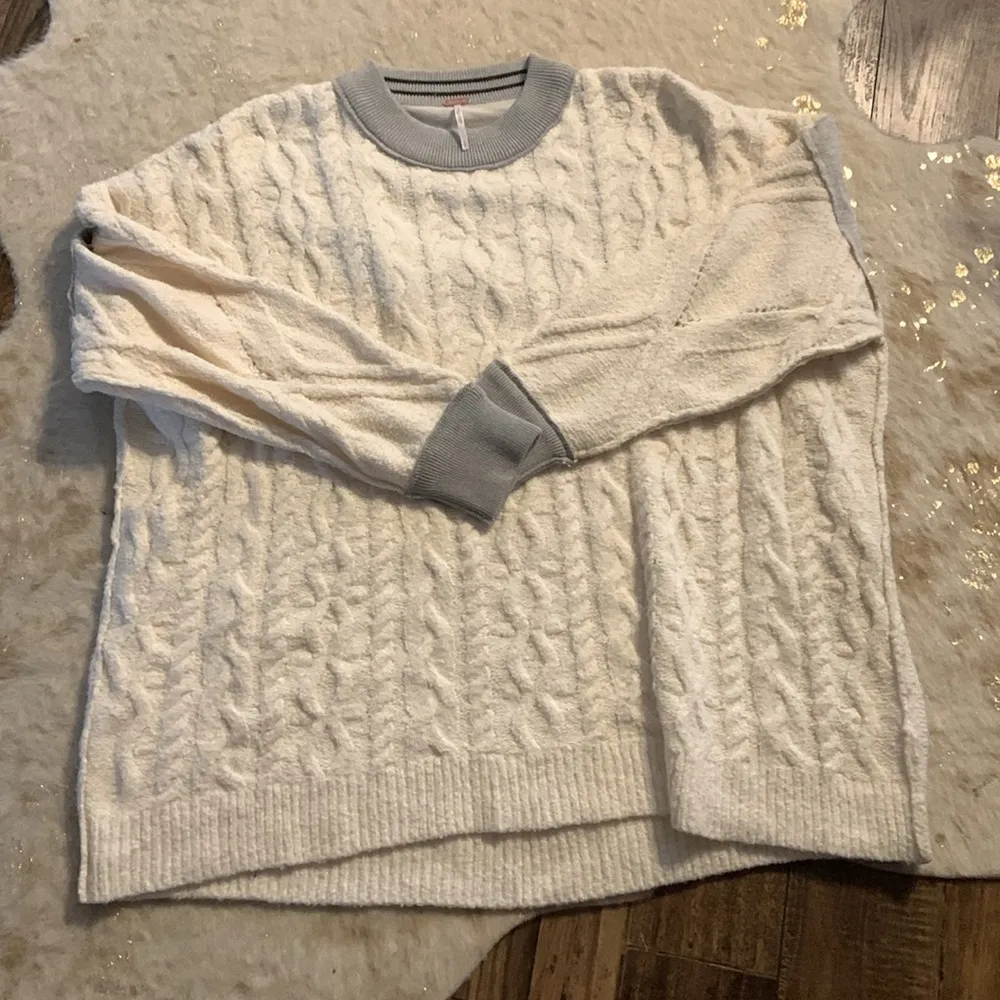 New Free People Olympia Cableknit sweater grey cream casual boho casual winter - Image 11