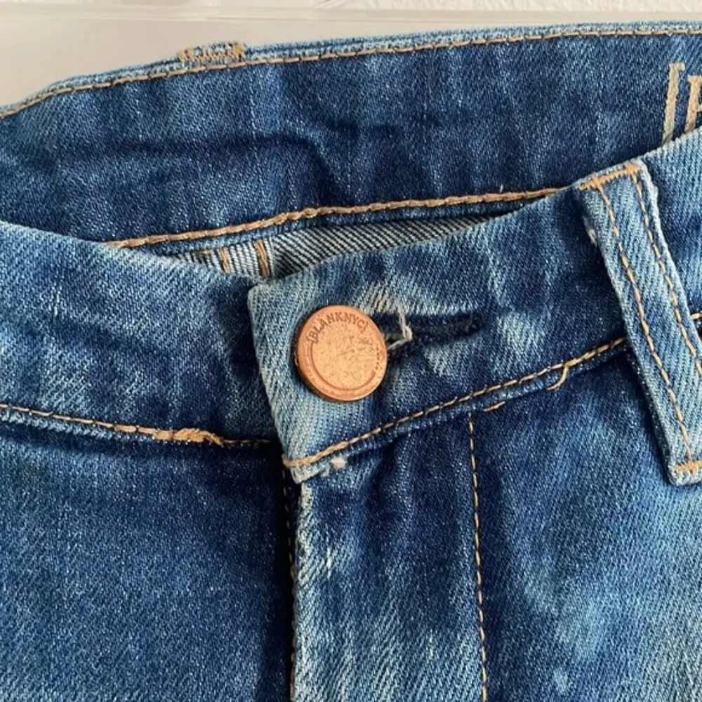 BLANKNYC Ripped Jeans size 27 low rise trendy!! - Image 3