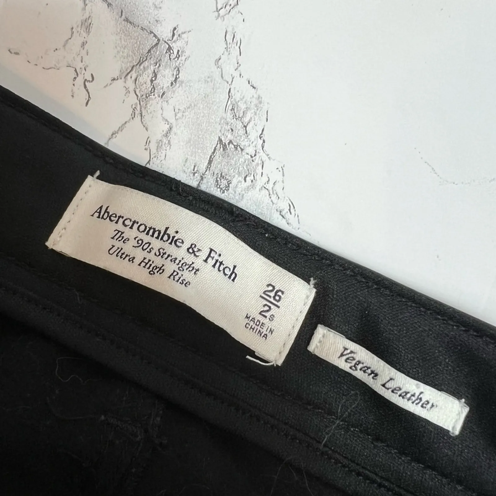 Abercrombie & Fitch vegan leather 90’s straight ultra high rise 26 short - Image 9