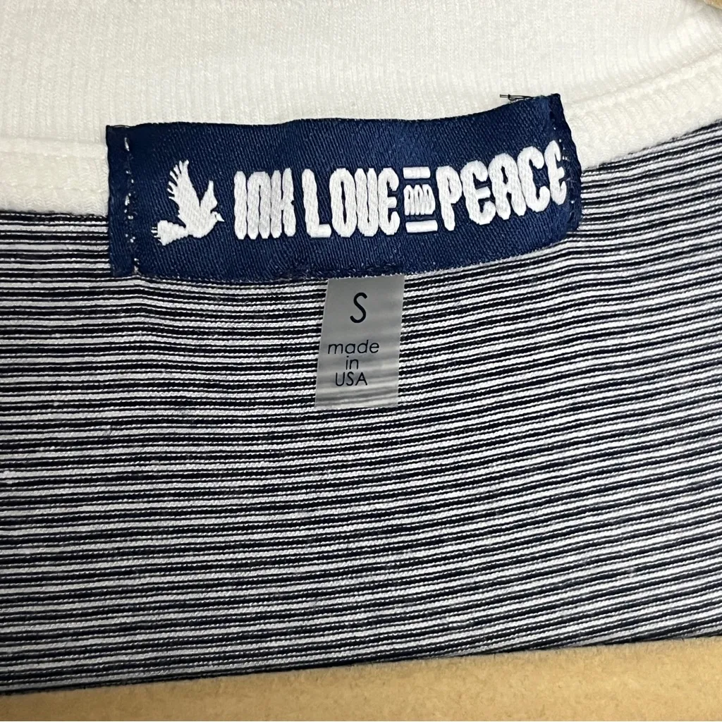 Striped Gray and White Maternity Top Size undefined - Image 5