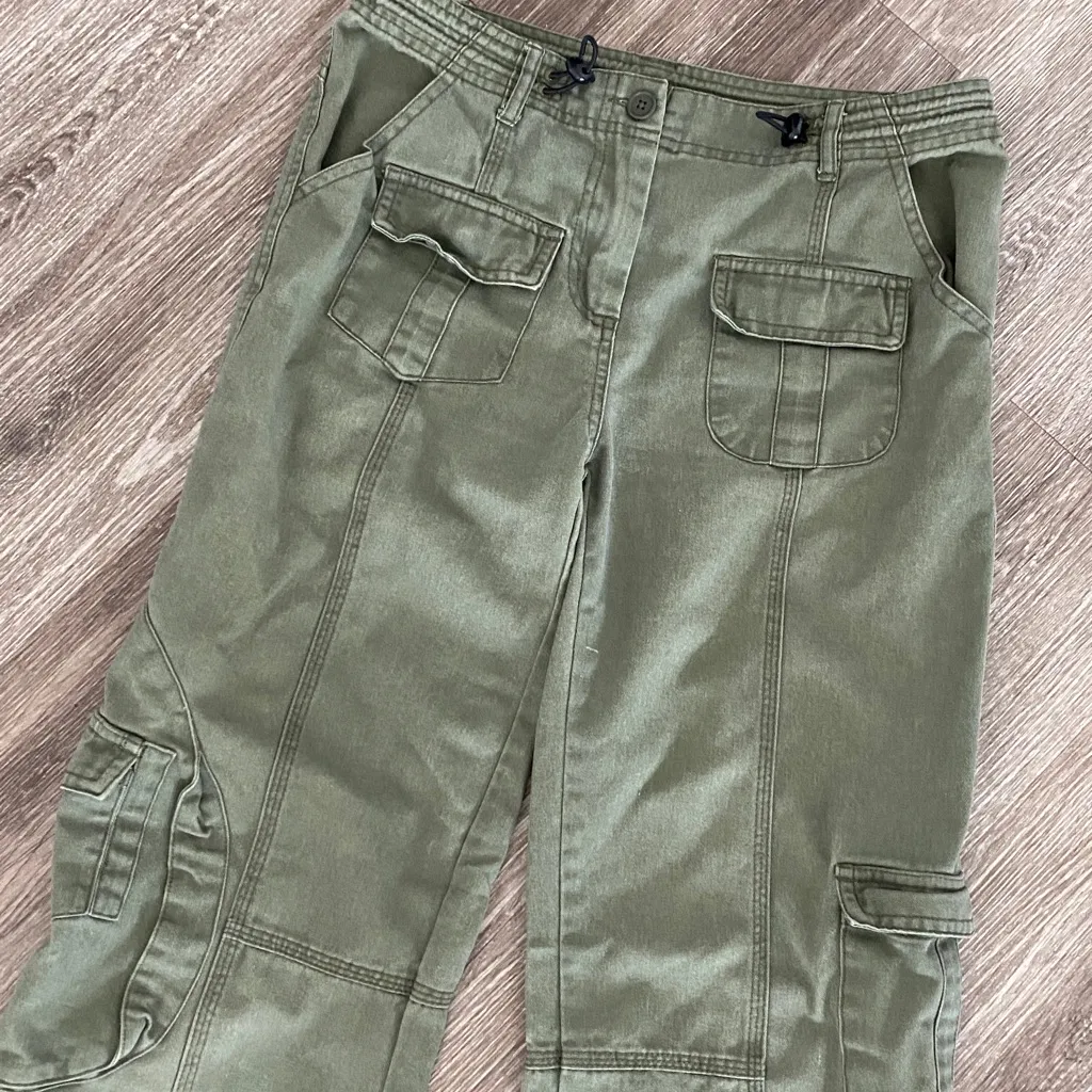 Brandy Melville Kim cargo utility pants green straight leg small - Image 2