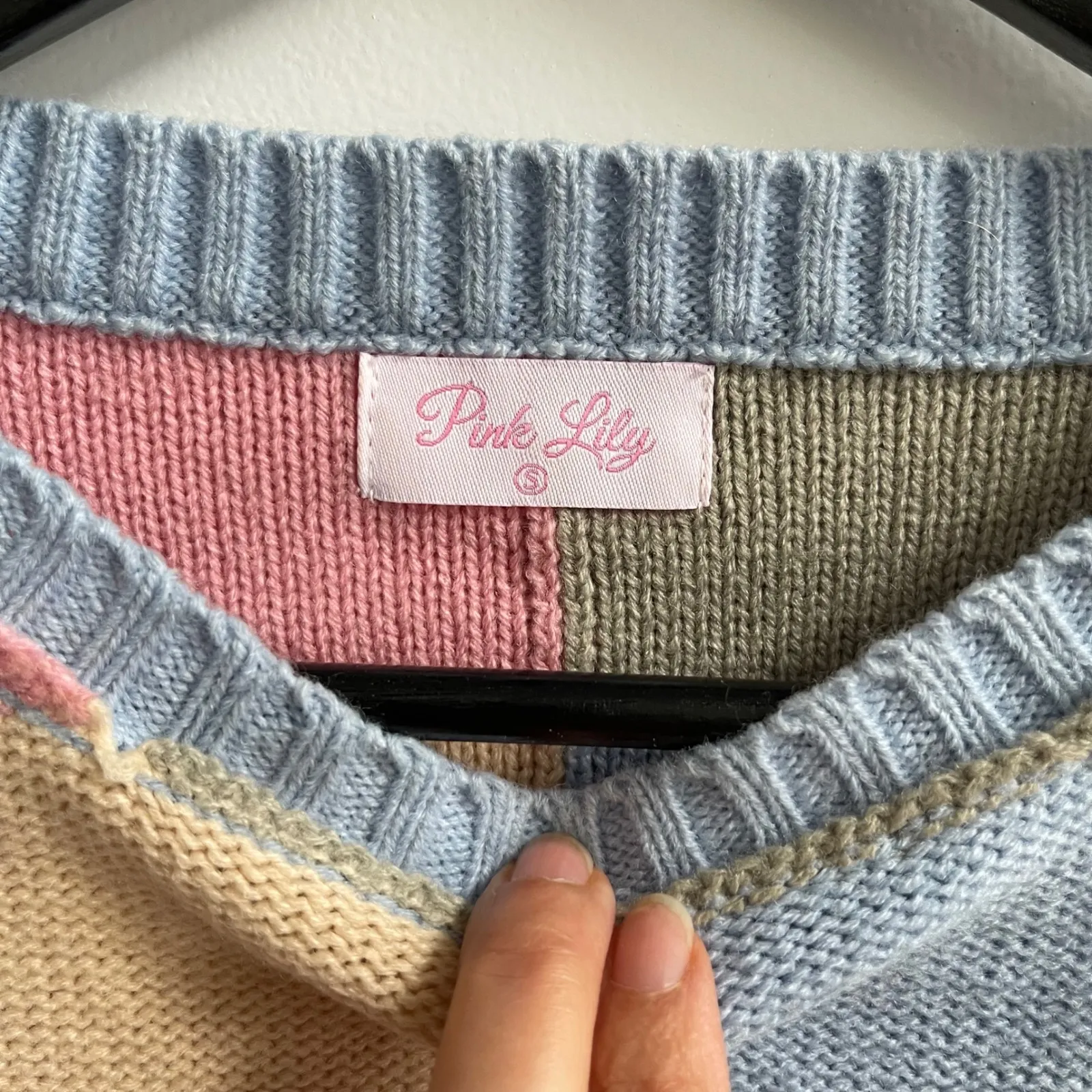 Pink Lily Colorblock Striped Cropped Crewneck Sweater Size Small Acrylic - Image 3