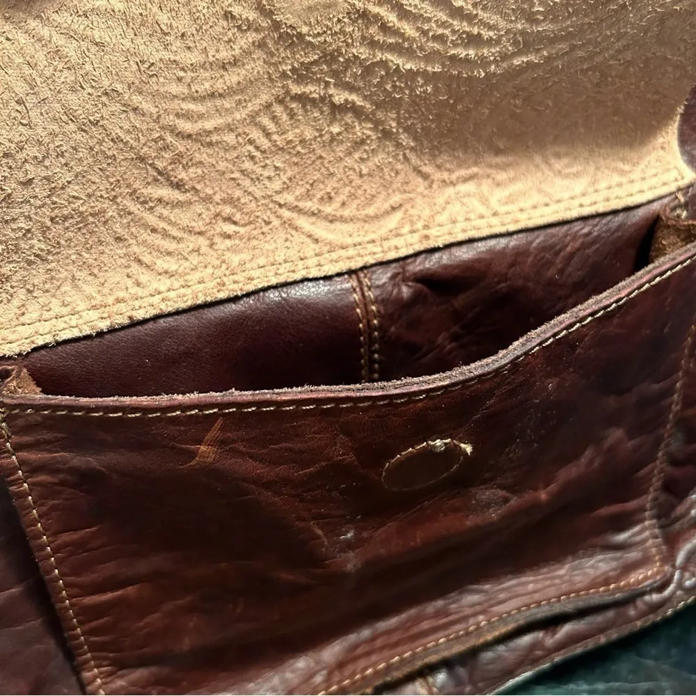 Jack Georges Savio Horseshoe Tooled Leather Crossbody Bag Brown - Image 6