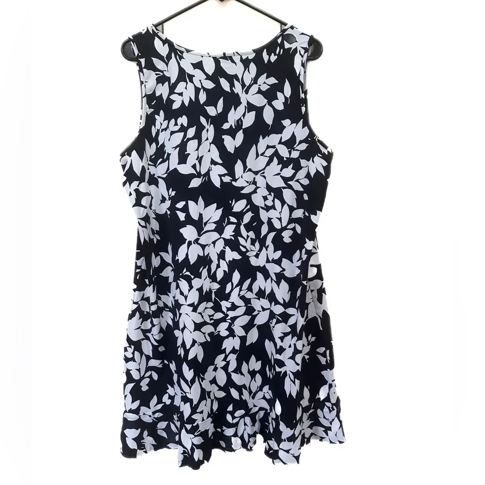 Lands End Womens L Black White Havana Floral Sleeveless Swim
Flounce Dress Size L - Image 3