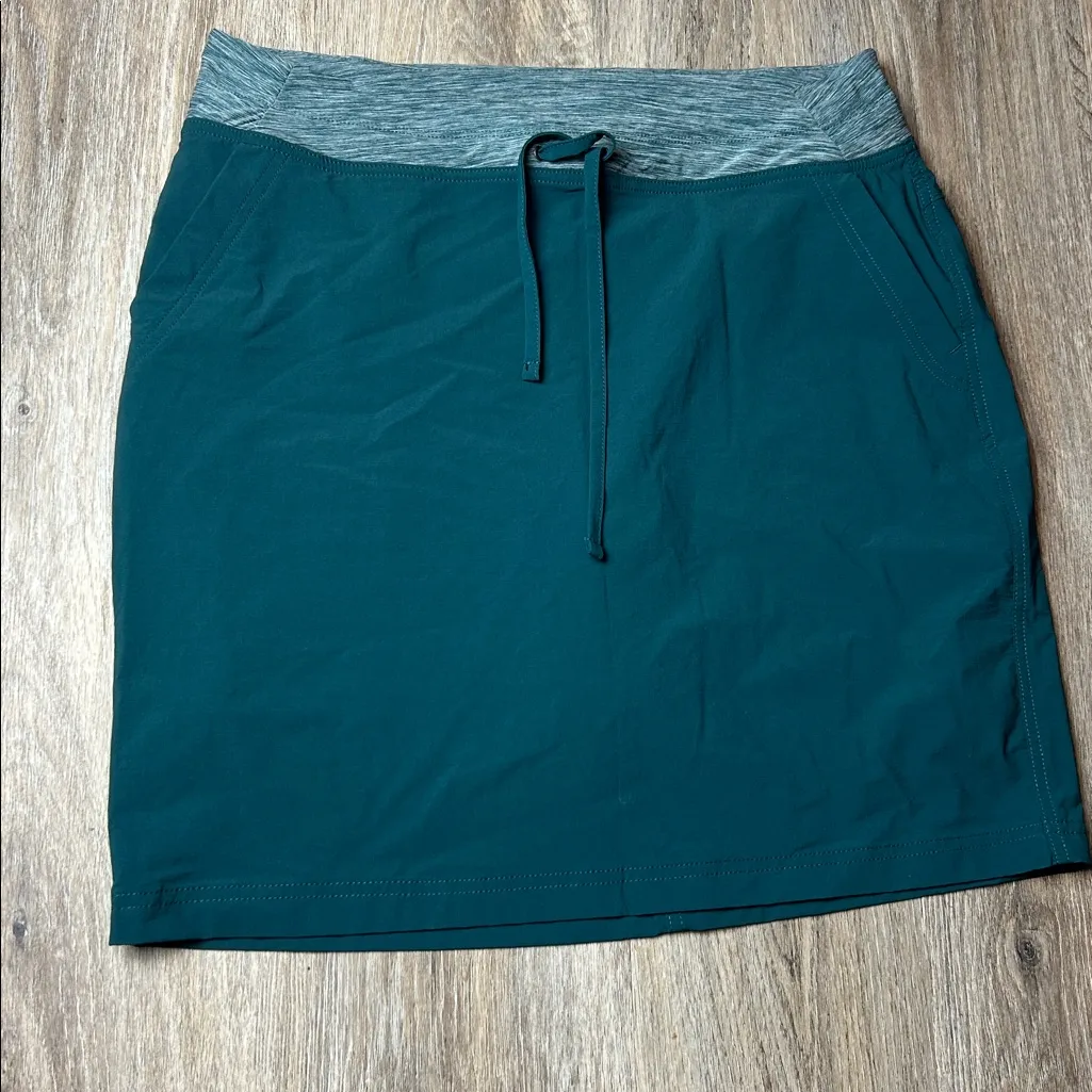 Duluth Hybrid Knit Waistband Skorts with Pockets Size 12 Green - Image 7